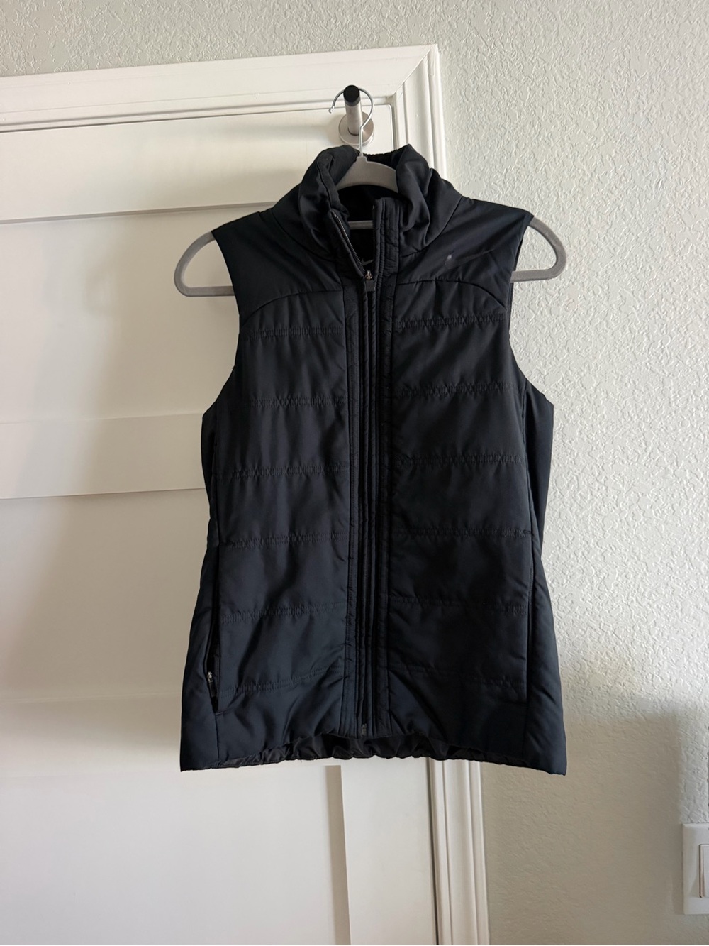 Nike Black Quilted Sleeveless Puffer Vest